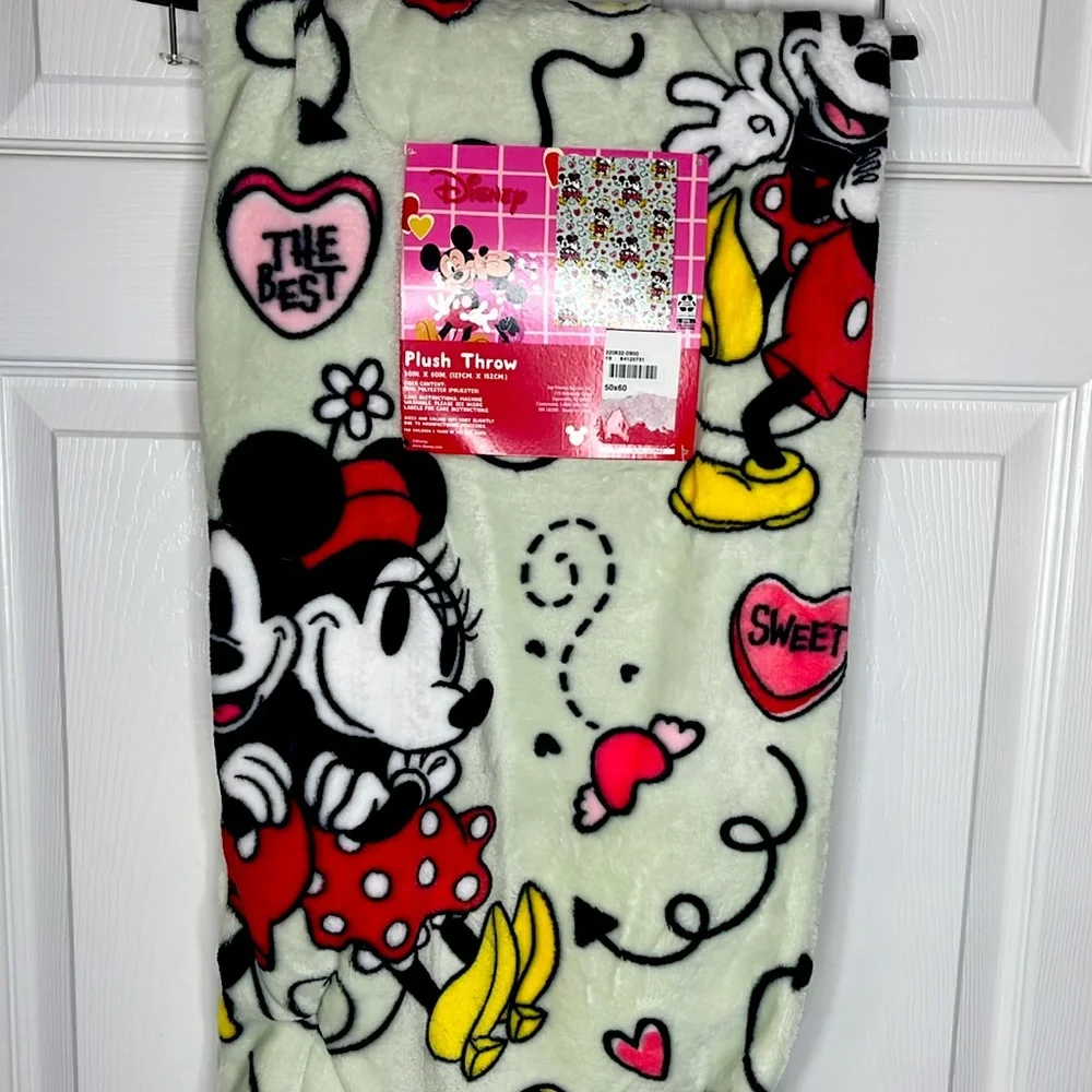 MICKEY & MINNIE MOUSE VALENTINE PLUSH THROW BLANKET, NWT